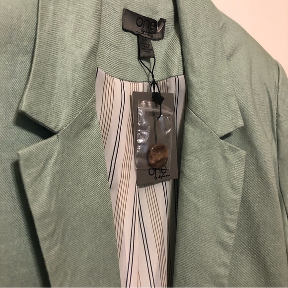One by Chapter One Linen Open Front Blazer with Striped Lining - Picture 5 of 15